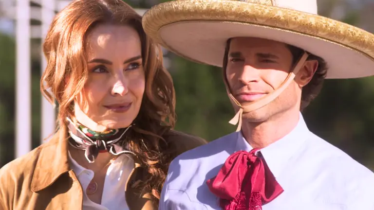 horadlanovela's tweet photo. ¿Cuál fue nuestra opinión del capítulo 1 de #MiRival? ¡Checa la crítica!->https://t.co/8PoqP38QO6 #Televisa #ViX #SebastiánRulli   #ElaVelden #AlejandraBarros #EdwardCastillo https://t.co/E0GYVtYSxZ