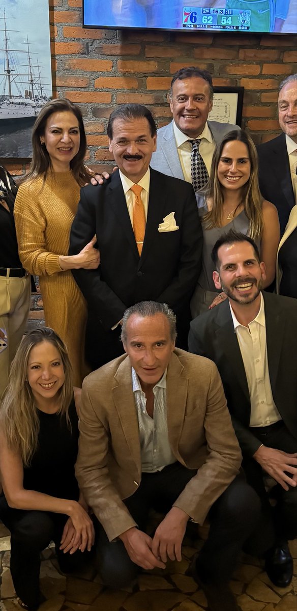 ACCIONPLANETA's tweet image. Evento en el Restaurante Puerto Madero sobre Inteligencia Artificial organizado por mi amiga súper PR Gaby 🌐 #Innovation #AI #Networking @ACCIONPLANETA