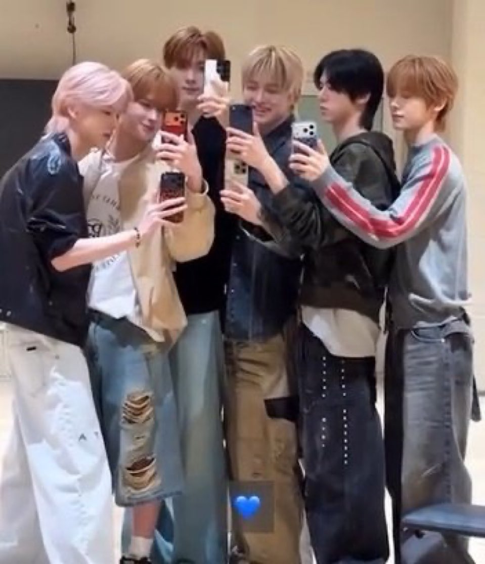 Youngjae. tweet media