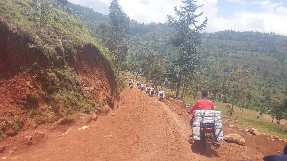IOMEthiopia's tweet photo. Deadly floods & landslides in #GamoZone๐ช๐น have affected 18,600+ people.
With @eu_echo support, IOMโs Common Pipeline via the Shelter/NFI Cluster supported @NRC_Norway in providing emergency shelter kits to 500 households (~3,000 people), improving protection against heavy rains. https://t.co/jdD6SR2ZNm