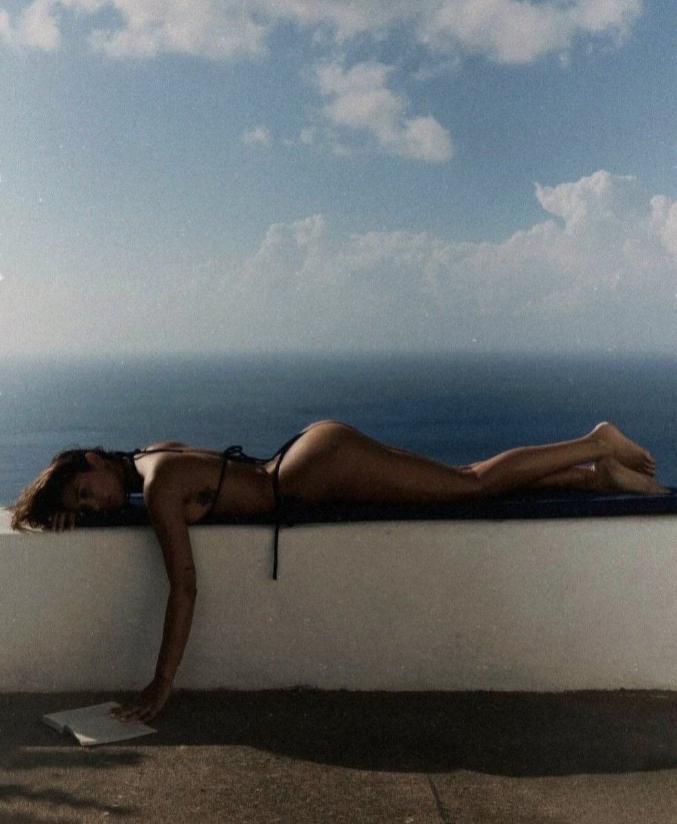 Lighthouse keeper's daughter tweet media