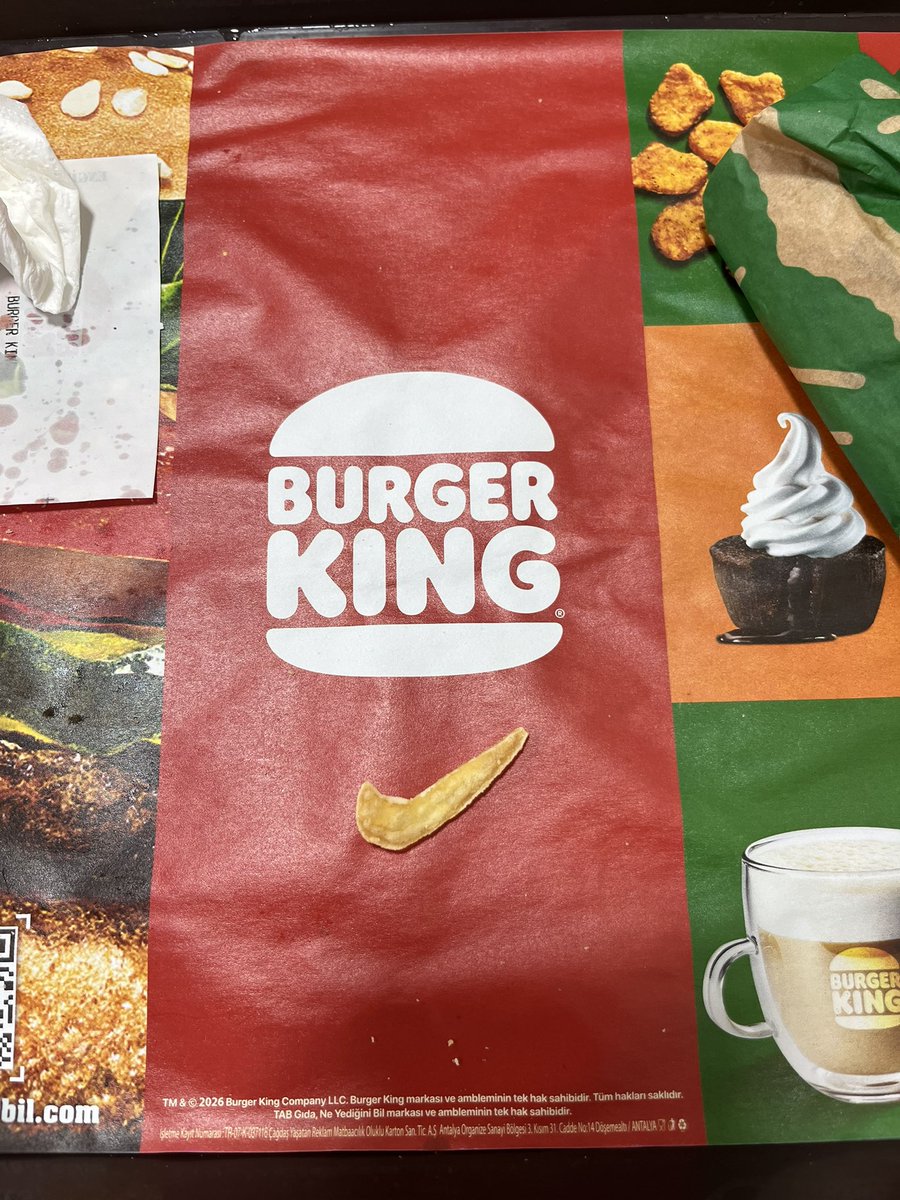 ogzdemircan's tweet photo. @BurgerKing @Nike https://t.co/WAylSMEEQt