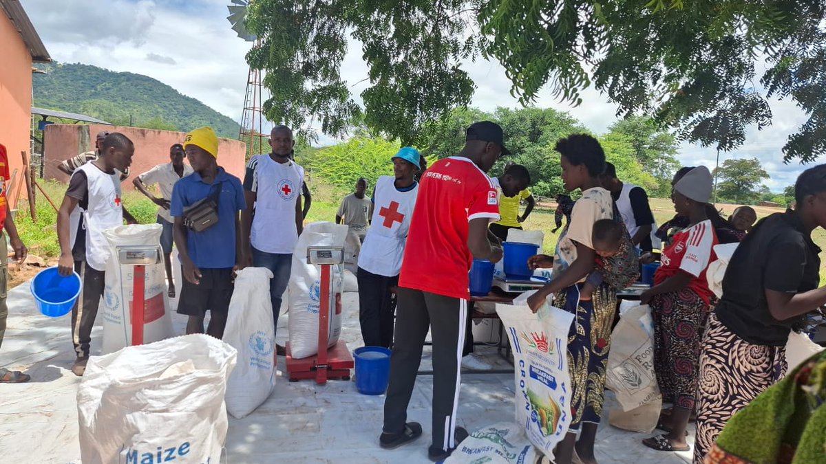 ZambiaRedCross's tweet image. #VolunteerSpotlightWednesdayVolunteering looks different for everyone at ZRCS. Who can volunteer? 
A. Students
B. Working professionals
C. Community members
D. All of the above
Share your answer 👇#ZRCS60 #CommunityImpact #VolunteerLife