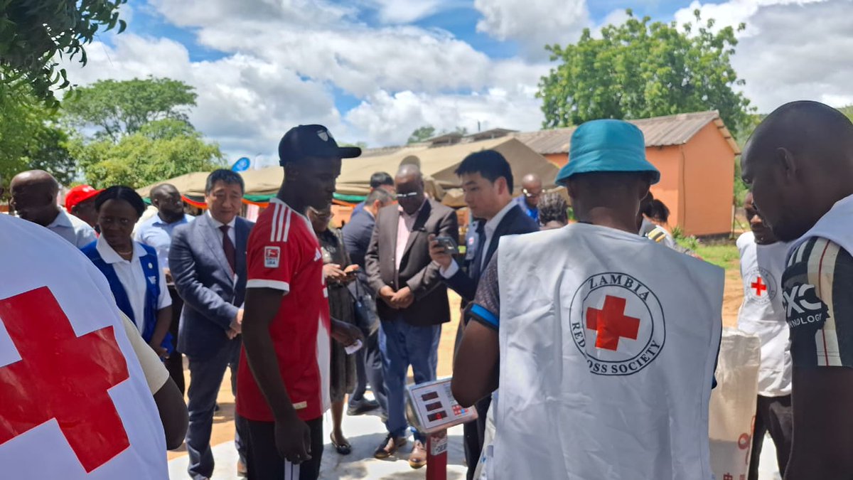 ZambiaRedCross's tweet image. #VolunteerSpotlightWednesdayVolunteering looks different for everyone at ZRCS. Who can volunteer? 
A. Students
B. Working professionals
C. Community members
D. All of the above
Share your answer 👇#ZRCS60 #CommunityImpact #VolunteerLife