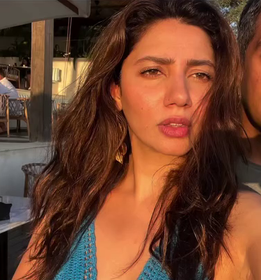 StanMahirakhan's tweet image. Love ! #Mahirakhan