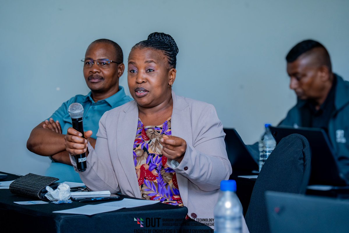 The Faculty of EBE hosted a workshop on the Integration of Artificial Intelligence into the Curriculum. The session explored innovative ways of embedding AI into teaching and learning, equipping students with future-ready skills for a rapidly evolving world.

#dut #dutebe