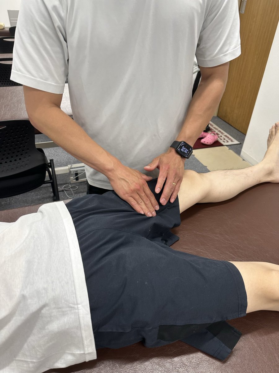 manabuhanda's tweet photo. しつこい腰臀部の痛み

縫工筋が原因になっていることが多々あります。

リリース中に腰臀部に響くという訴えがあったら、かなり改善の可能性が高いです。

その他慢性的な痛みが改善されることが多い箇所なので、的確に触れるよう、徹底的にコツをお伝えしました。

みなさんもお試しあれ！ https://t.co/fYdOBCEdfk