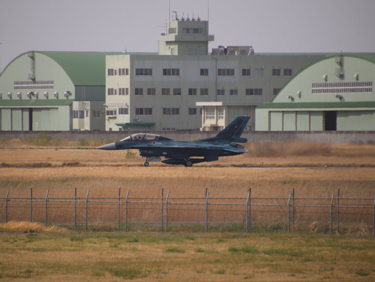 TABO_tyan's tweet image. 【矢本散歩🤗】
#ブルーより蒼いほう
#松島基地  
#F2B
#航空自衛隊
