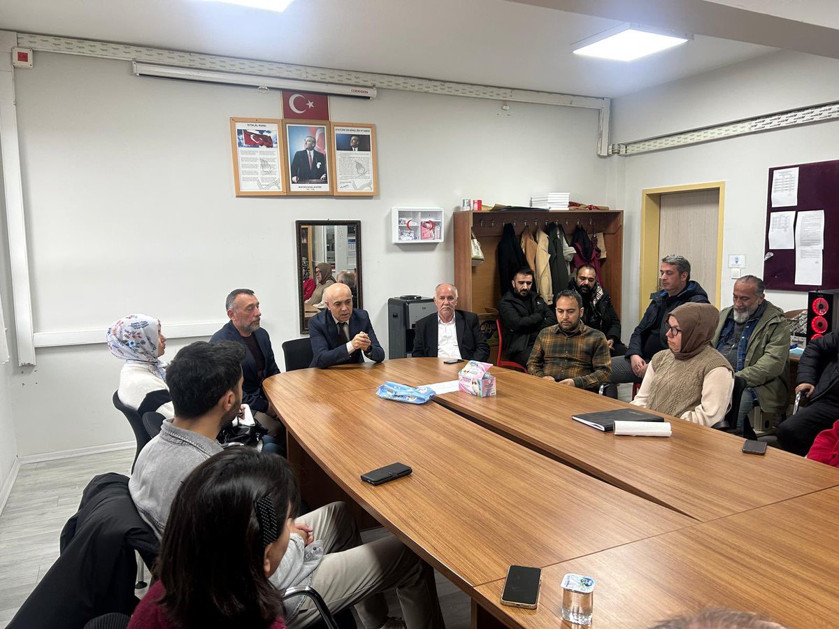 İlçe Milli Eğitim Müdürümüz Sayın Abdulkadir Güneş ve Şube Müdürümüz Ahmet Balcı Hürriyet İlkokulu öğretmenlerimizle bir araya geldi.

<a href="/tcmeb/">Millî Eğitim Bakanlığı</a> 
<a href="/SakaryaValiligi/">T.C. Sakarya Valiliği</a> 
<a href="/sakaryamem/">Sakarya İl Millî Eğitim Müdürlüğü</a> 
<a href="/coskunbakirtas/">Coşkun BAKIRTAŞ</a> 
<a href="/gunes_36/">Abdulkadir Güneş</a>