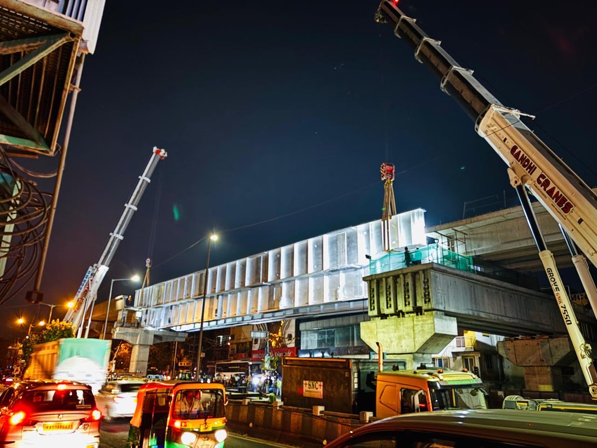 WF_Watcher's tweet image. #BlueLine With the erection of the span at ORP382, opposite Kalamandir in Marathahalli, all span launching under #SNC’s scope on the ORR has been successfully completed 👍 

•A total of approximately 1,60,000 MT of precast elements has been erected safely as part of this package