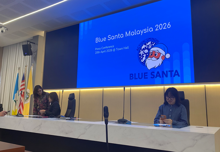 JapanConsulate's tweet photo. April 21st in #Penang. I attended the press conference on "#BlueSanta" project, which promote the seaside gabage clearance for better marine environment, jointly done by Brewspark Technologies and #MBPP. CGJP is fully supportive of this Japan-based initiative! https://t.co/fN8qAQWSTU