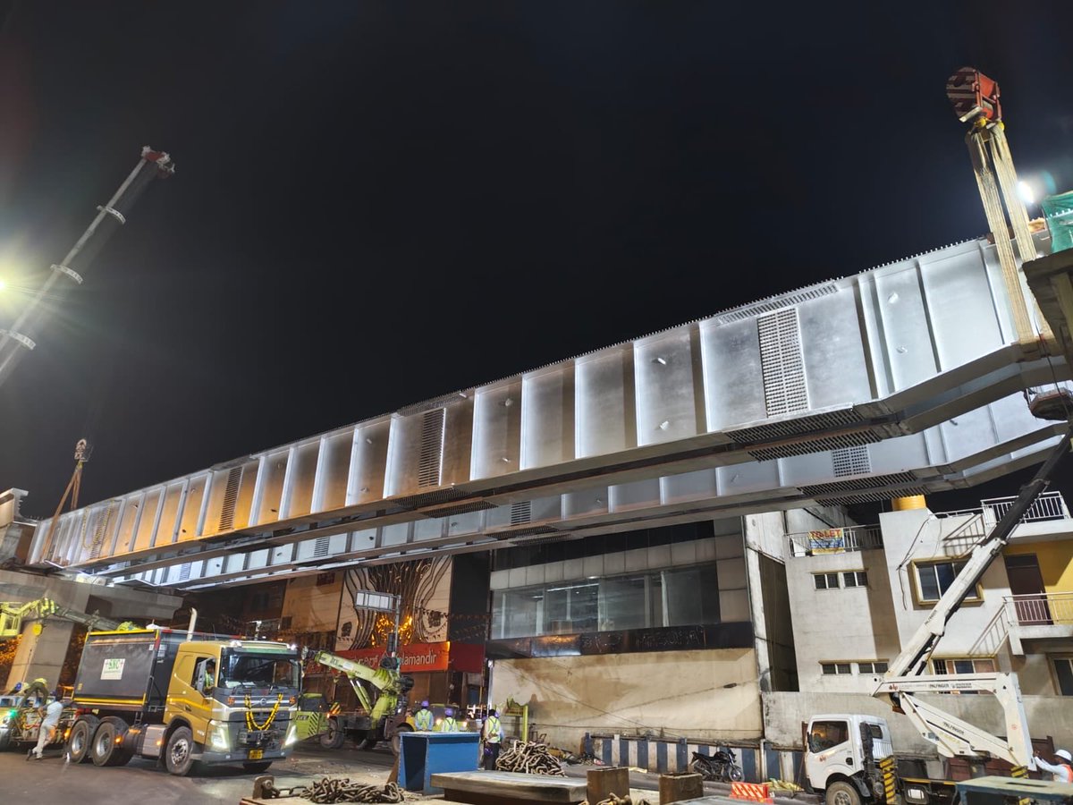 WF_Watcher's tweet image. Great job 👏 #SNC 
#BlueLine #Bangalore #NammaMetro pc: X friend