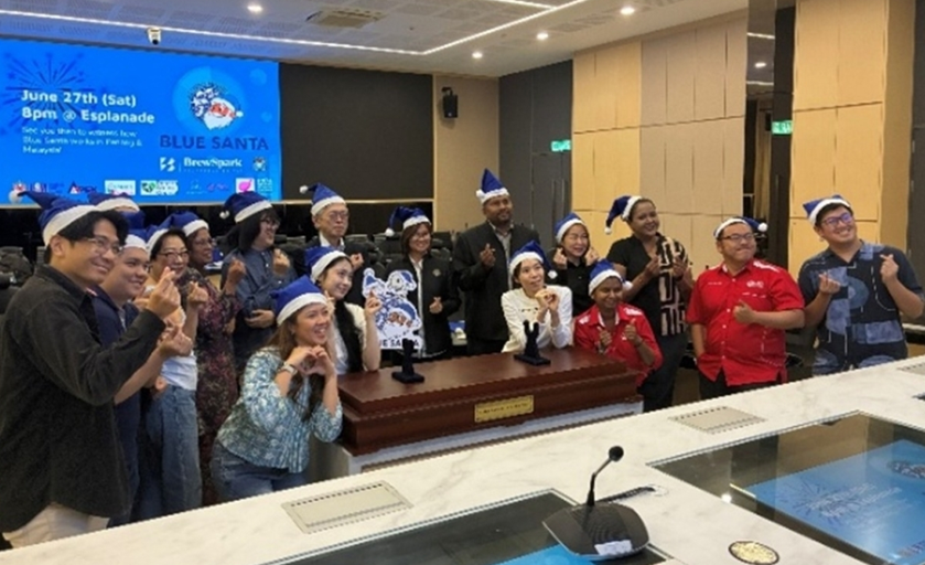 JapanConsulate's tweet photo. April 21st in #Penang. I attended the press conference on "#BlueSanta" project, which promote the seaside gabage clearance for better marine environment, jointly done by Brewspark Technologies and #MBPP. CGJP is fully supportive of this Japan-based initiative! https://t.co/fN8qAQWSTU