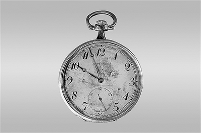 novatatsu18's tweet image. "Just finished the most intense #剧本杀 night ever!  Locked in a Victorian mansion, unravelling a century-old murder—twists hit harder than the fake wine. Shoutout to my chaotic crew: who actually pocketed the locket  #TabletopGames #MysteryLovers"