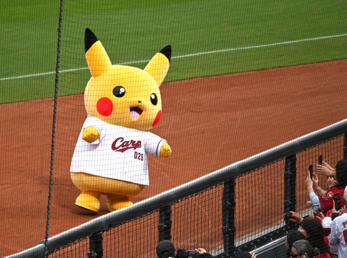 本日（２２日）のスタメンです。
審判の方たちの名前もカタカナになっていました。

#carp #広島 #ヤクルト #スタメン #ポケモン #ピカチュウ