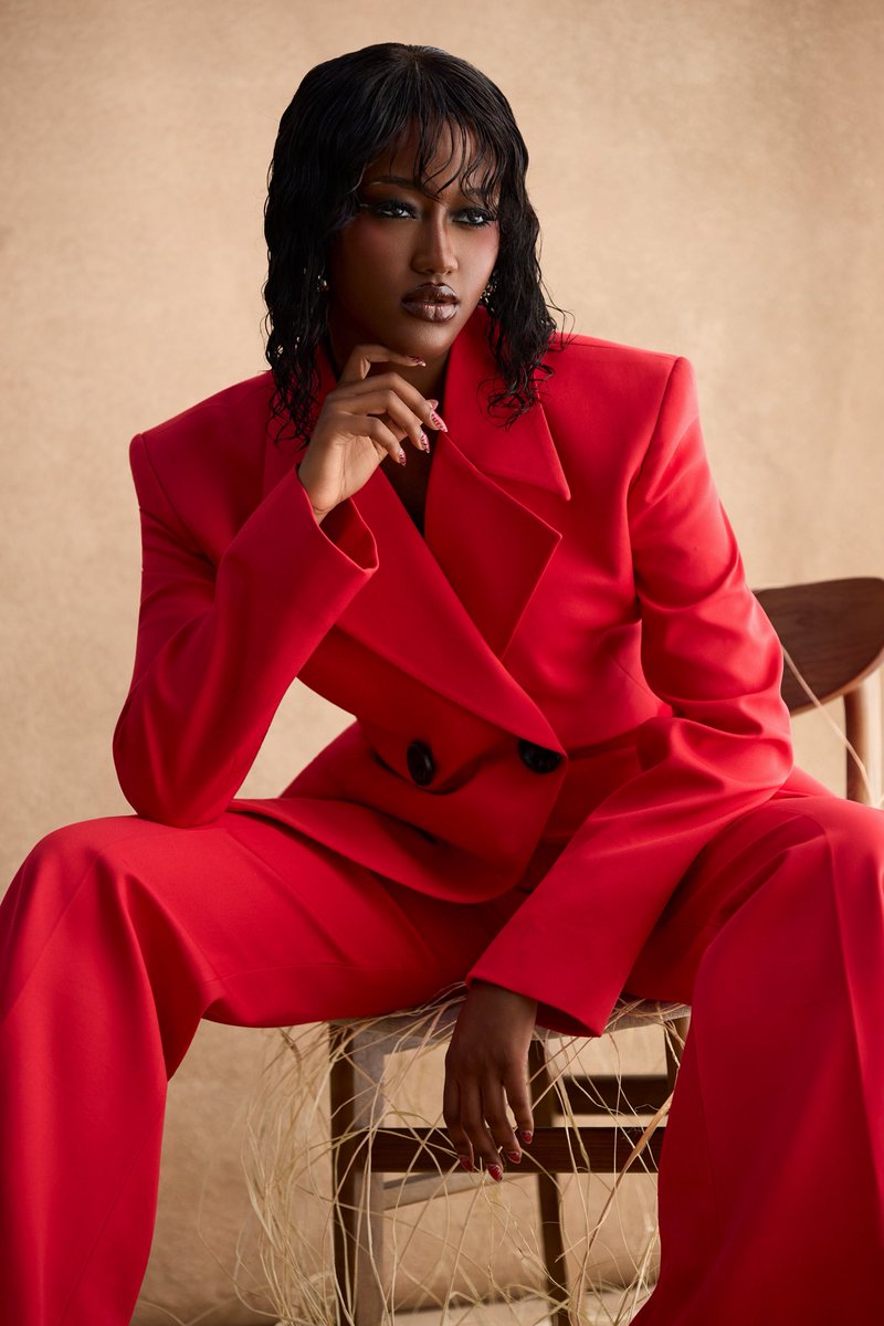 ldmclo_ng's tweet photo. LOOK 16

📸 : @peter_stonee 
Stylist: @stylingstarswithswazzi 
Creative Director: @munaellaokolo 
Hairstylist:  @nrluxehair 
Makeup: @thebeautebyheir_ 
Model: @wowcandice https://t.co/2Yc84nkfkO