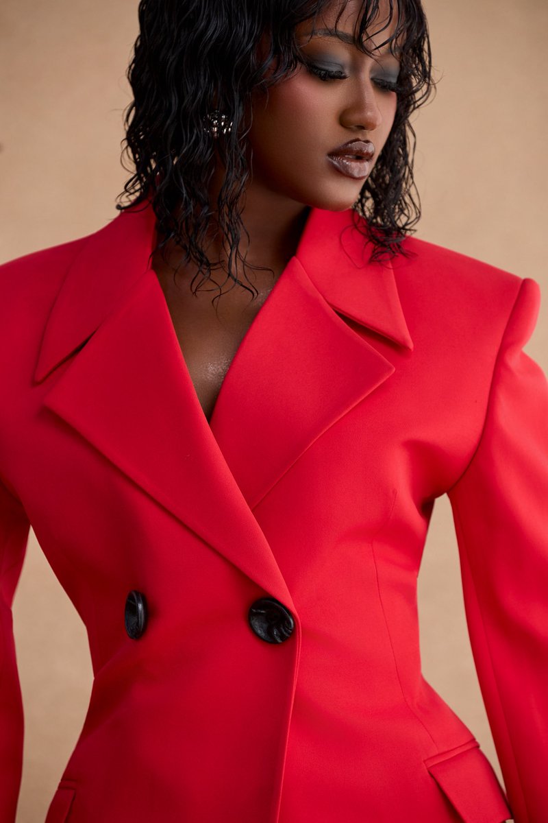ldmclo_ng's tweet photo. LOOK 16

📸 : @peter_stonee 
Stylist: @stylingstarswithswazzi 
Creative Director: @munaellaokolo 
Hairstylist:  @nrluxehair 
Makeup: @thebeautebyheir_ 
Model: @wowcandice https://t.co/2Yc84nkfkO