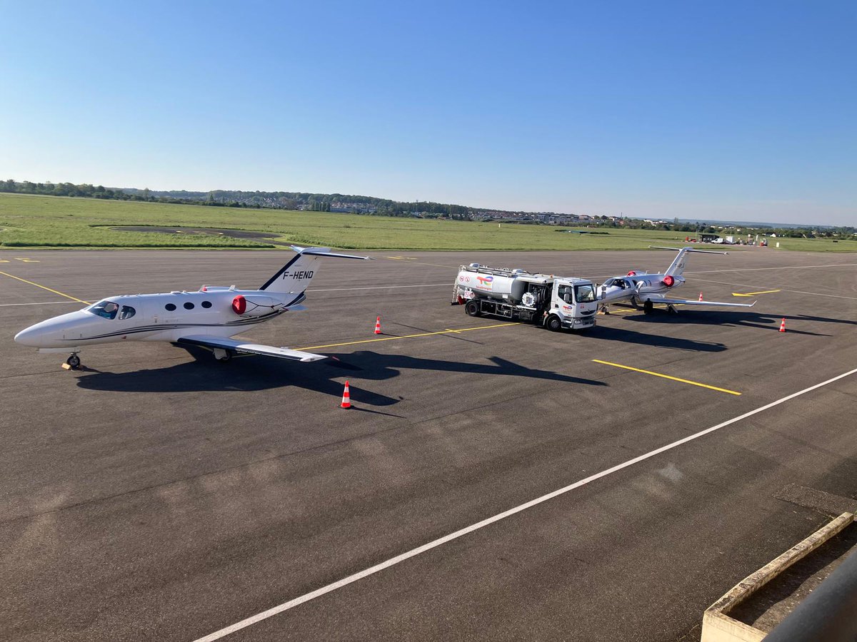 GAeropole's tweet photo. ✈️☀️ Deux Cessna Citation Jet présents aujourd’hui sur notre parking !
L’aviation d’affaires redémarre timidement, mais les signaux sont positifs.
Objectif : faire de 2026 une belle année 🚀
#BusinessAviation #CitationJet #Airport https://t.co/sdW9LebRCQ