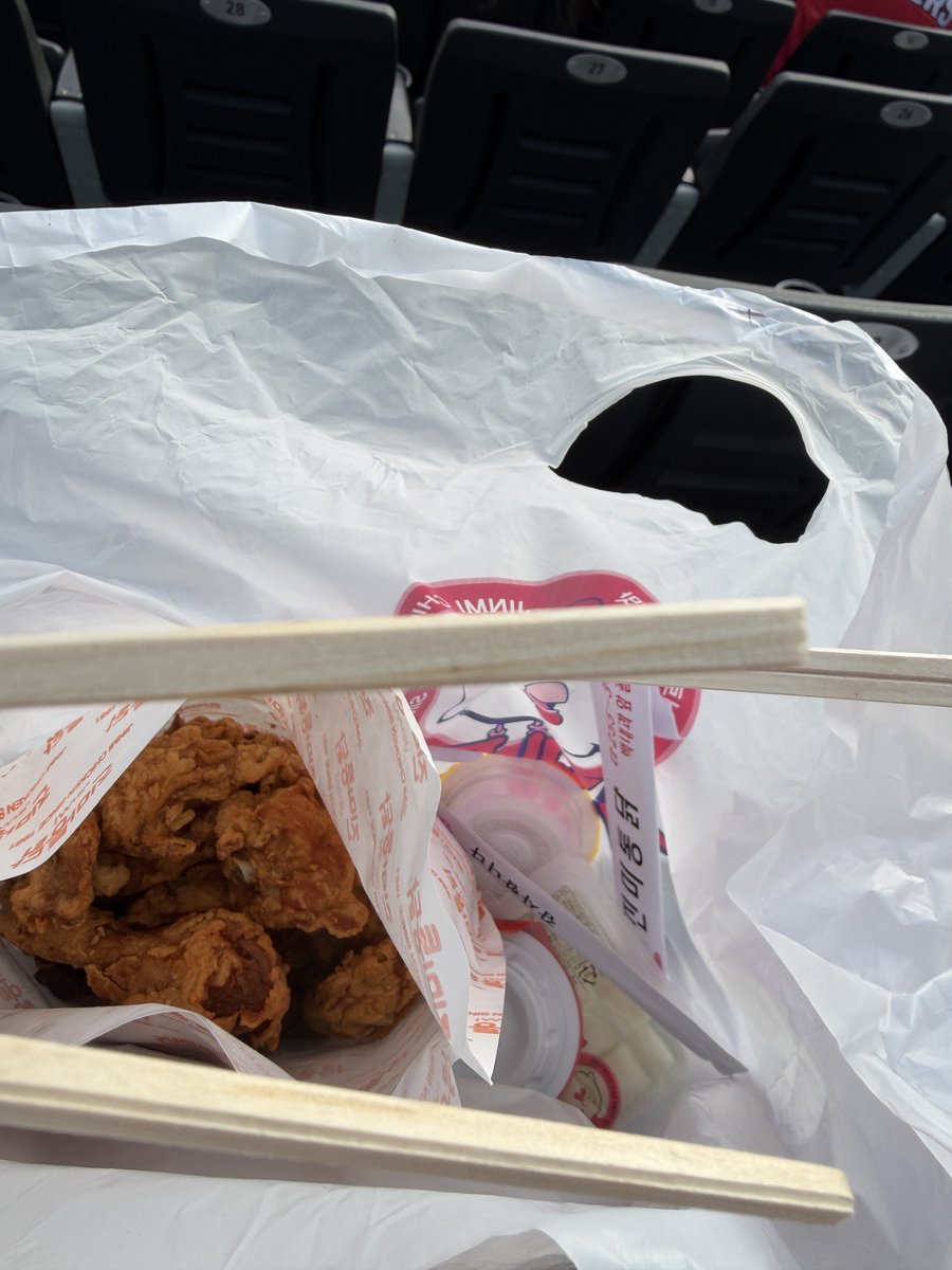 마크야 좋은 하루 보내~
밥 머거랑