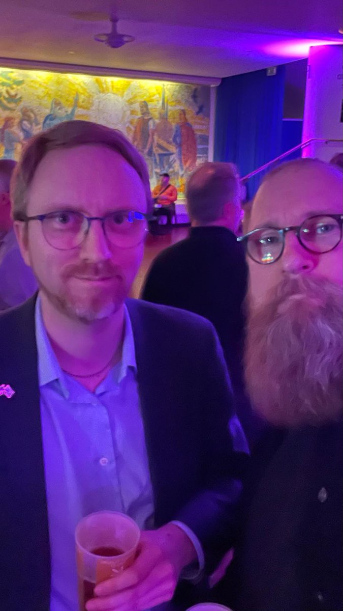 Simon_Elo's tweet photo. Thank you Mr. @EricIdle for a wonderful night of comedy in #Helsinki. You said you're a lazy old bastard but sir, that's not right. You're an old bastard. Far from lazy. Keep it up! 💪🇫🇮 #ericidle #montypython #comedy #therutles @JoonaElo https://t.co/bXXGVsOBpg
