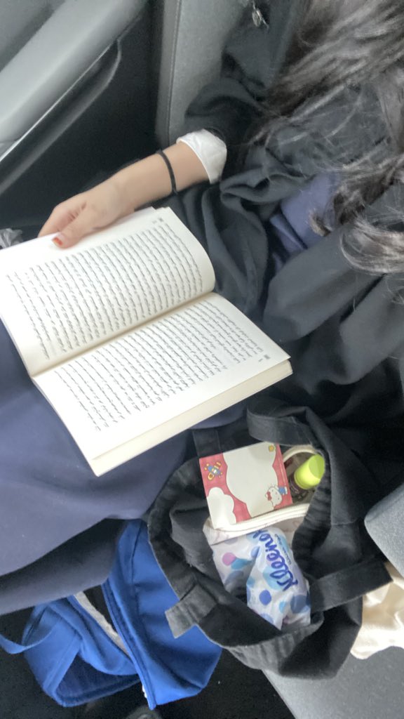 lady lady tweet media