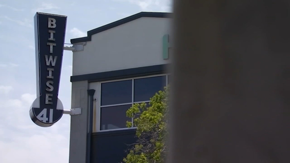 PrismFresnoCA's tweet image. A Fresno startup collapse just got bigger: David Hardcastle pleaded guilty to helping repackage Bitwise loans, a move prosecutors say helped fuel $45 million in investor losses. He faces up to 20 years in prison. #Fresno