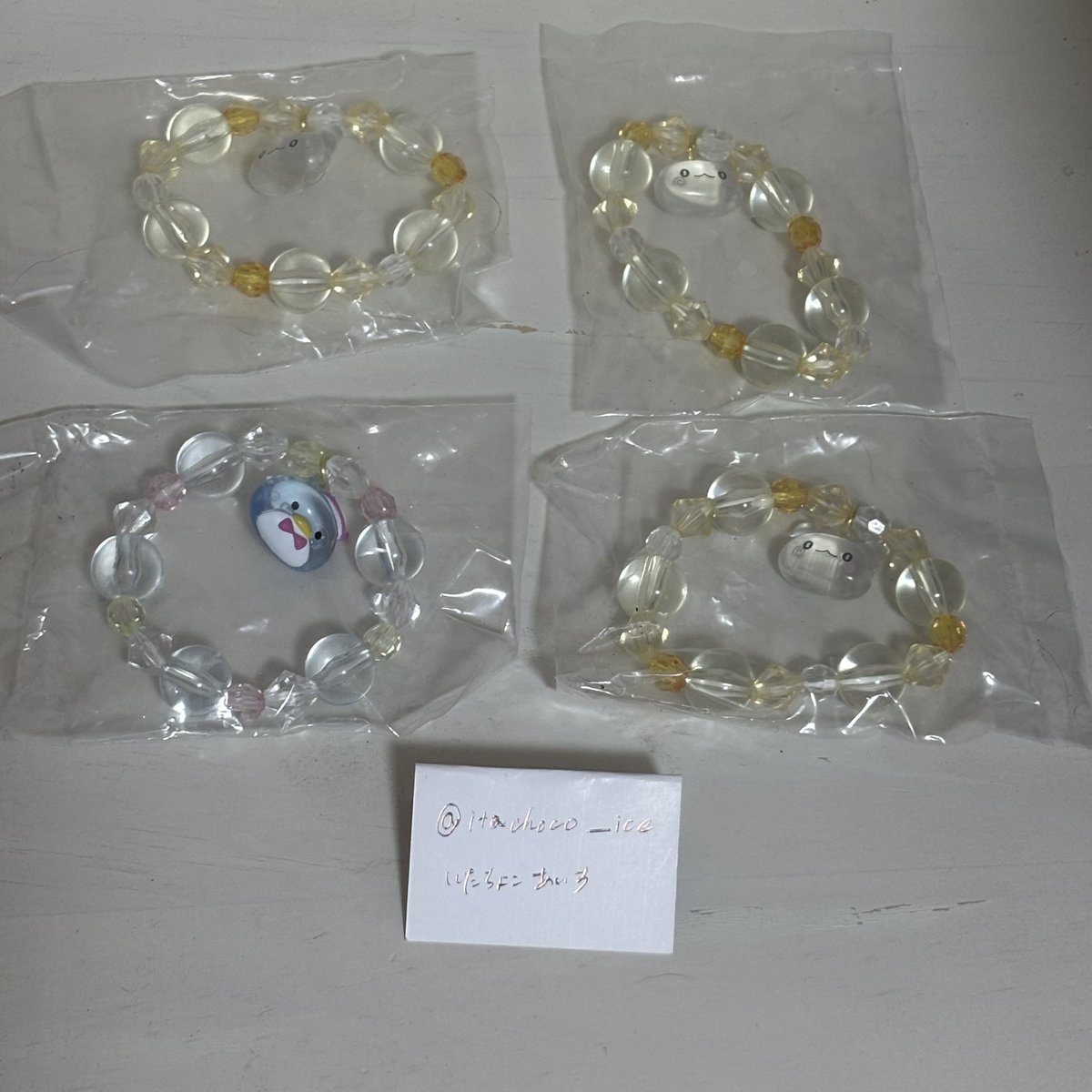 itachoco__ice's tweet photo. 交換】サンリオキャラクターズ ジュエリーブレスレット2

譲:はなまるおばけ×3、タキシードサム×1

求: シナモロール何個でも＞ハローキティ

池袋手渡しor郵送
スムーズに取引出��る方
お気軽にお声掛けください♪ https://t.co/daBOT4NW3V
