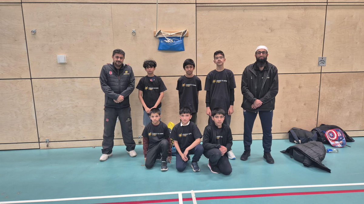 LancsCricketFDN's tweet photo. 🏆  Champions crowned!

Bolton U15s and Blackburn U12s take the titles at the @Chance2Shine Street Tapeball Regional Finals after two days of showcasing the very best of street cricket at Edge Hill University.

Read more 👉 https://t.co/gd7nyVGEJY https://t.co/VtjuzAmClX