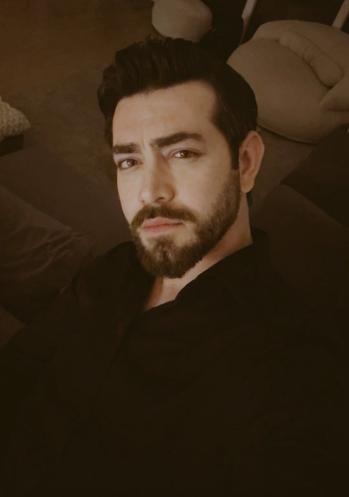 turans76's tweet photo. Günaydın Kehribarım🤍
#BarışBaktaş✨ https://t.co/q8HQNEu4KR
