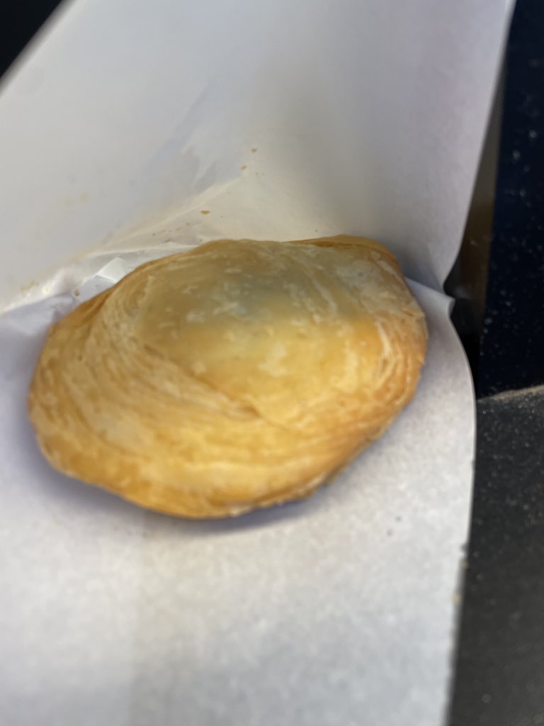 エムさん tweet media