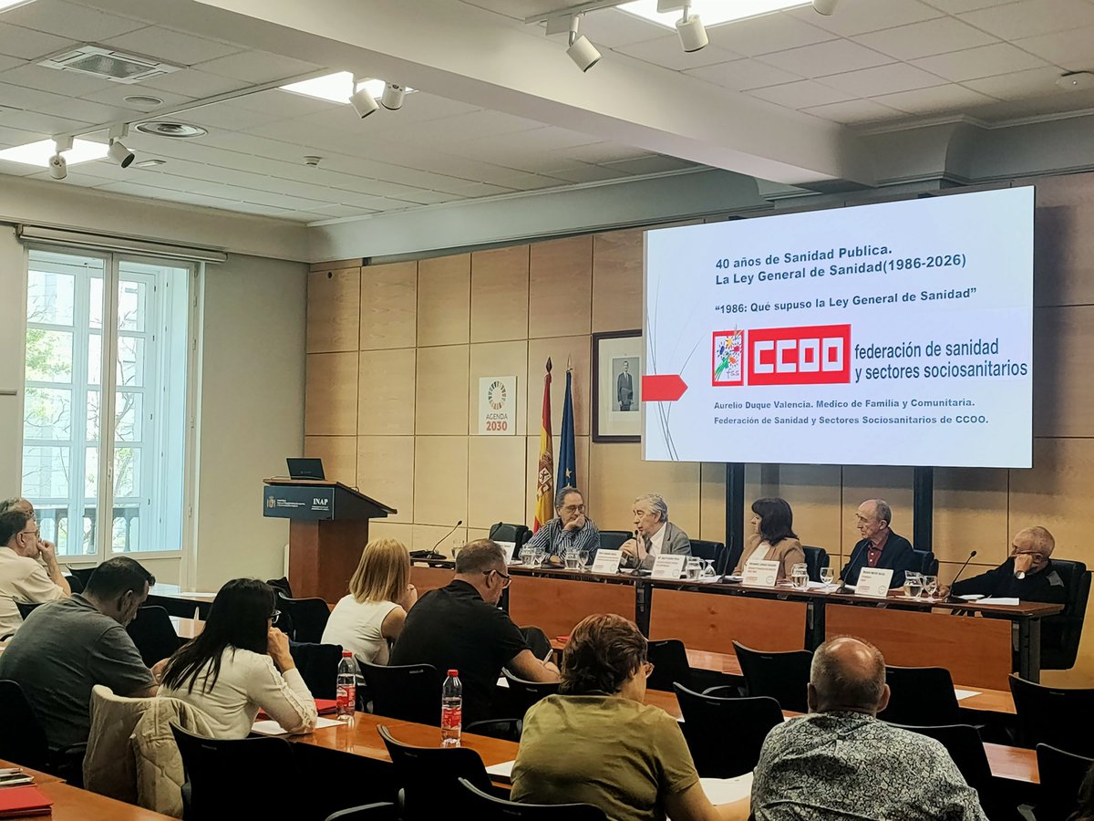 CCOOSanidadMad's tweet image. 💥 #EstaPasando nuestra Coordinadora de Acción Sindical @EFrontino preside la primera Mesa en la jornada realizada por @fssccoo "40 años de #SanidadPública La Ley General de Sanidad (1986-2026)