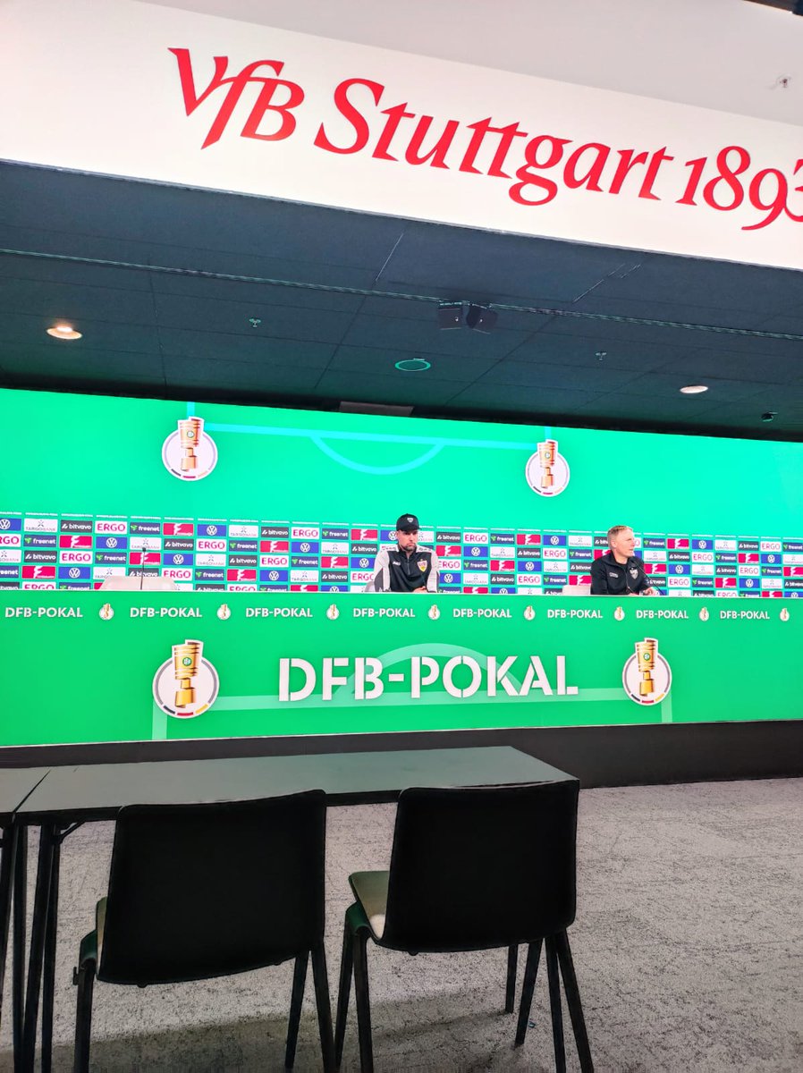 felixarnoldtt's tweet image. #Hoeneß über Real:
„Es ist jetzt das dritte Jahr in Folge, dass es Gerüchte um meine Person gibt. Den Namen #Real gab es bislang nicht, aber das bewegt mich aktuell nicht so sehr. Mein Fokus liegt auf dem Saisonende. Meine Antworten auf diese Gerüchte waren immer sehr klar." #VfB