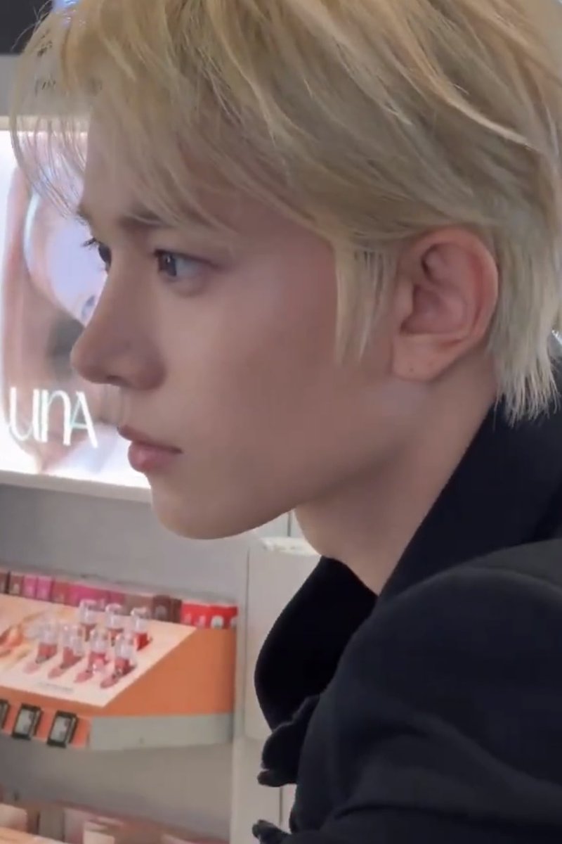 dhsijzbsj tweet media