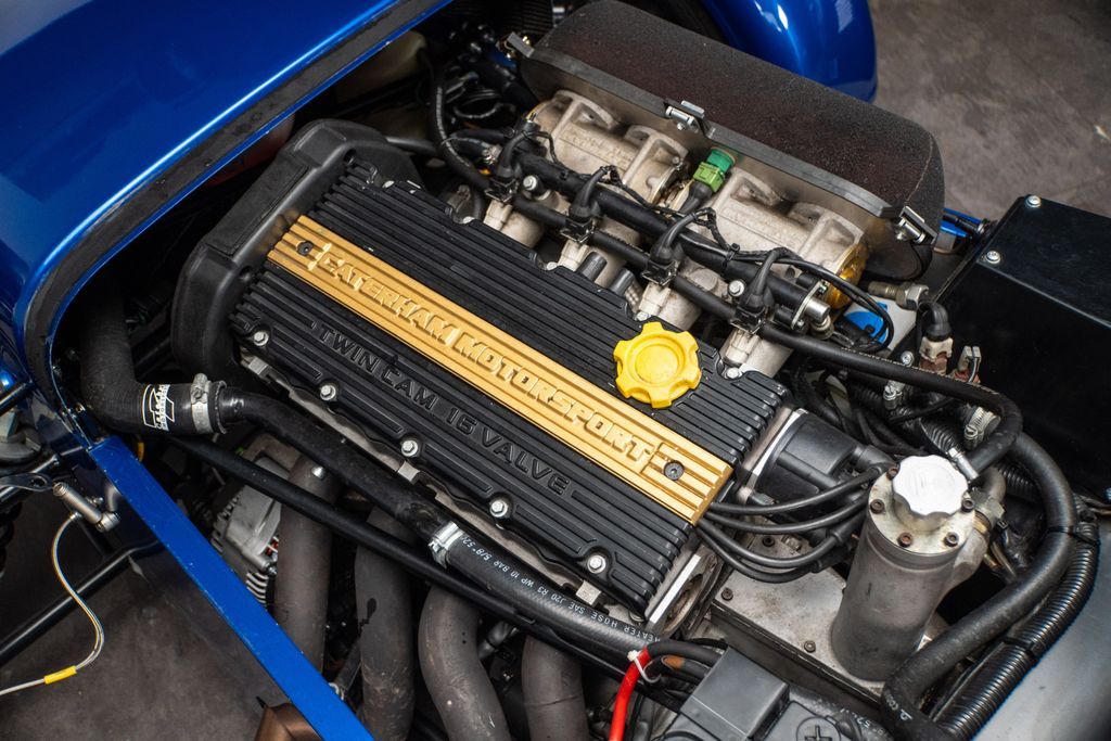 hwmcaterham's tweet photo. We didn't know a 22 year old car could look this good!
How good does this colour look on this Caterham R400. This example has just arrived with us here at HWM and is ready for its new owner.
Contact us for some more information!
#caterham #caterhamr400 #kitcar #r400 https://t.co/WzEAsQjW3U