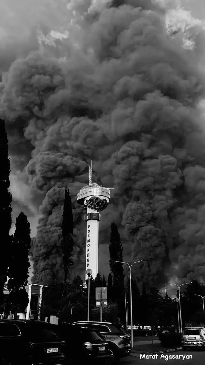 MAKS 25 🇺🇦👀 tweet media