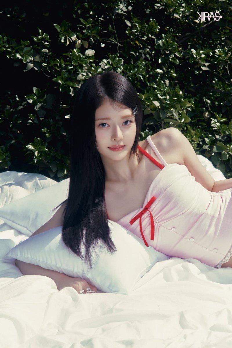 ݁𝜗𝜚 tia , kiively || tata tweet media