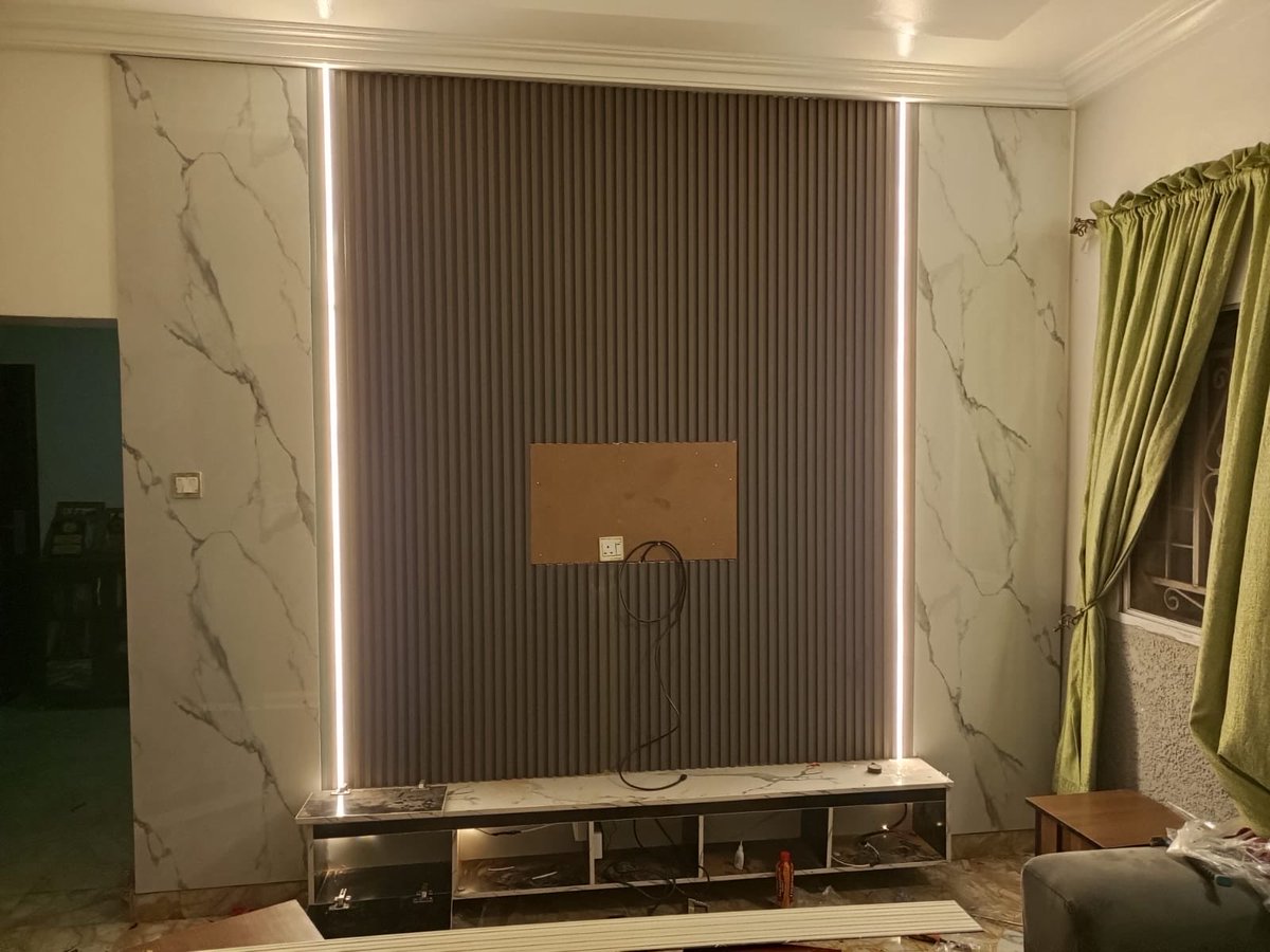 furnitureplusni's tweet image. Before: plain wall 😩  
After: sleek TV console + luxury panel + LED glow ✨  

Ready for your upgrade?  
📩 DM now  

#BeforeAndAfter #AbujaInteriors #HomeUpgrade #ModernLiving