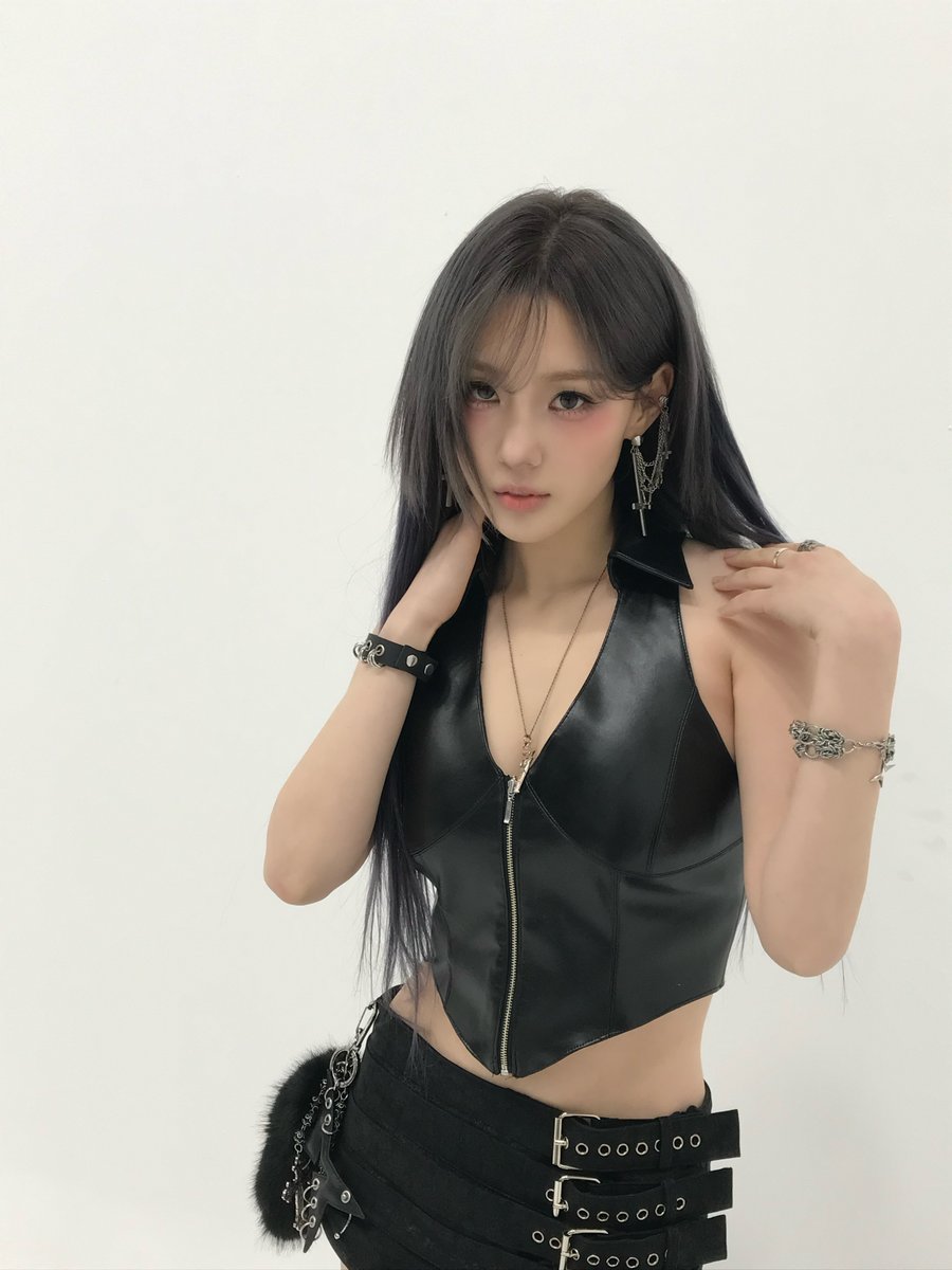 official_kep1er's tweet image. [🎂]

✨ 채현 생일 기념 비하인드 사진 공개 ✨

#김채현 #CHAEHYUN
#Kep1er #케플러