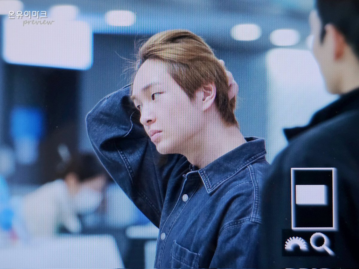 ONEWAMARK's tweet image. 260422 출국🛫
👀🫶🏻🩷💚
#온유 #진기 #ONEW #オニュ #溫流