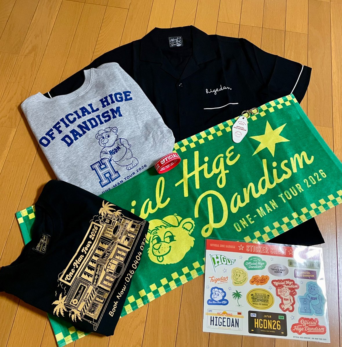 髭男のツアーグッズが届いた🚚
どれもこれもめっちゃかわいいし、サイズも全部Mでええ感じ
特にトレーナーのふりしたロンTが好き🐻生地感が今の季節にちょうどいいから明日仕事に着て行こう
7月が待ち遠しい〜