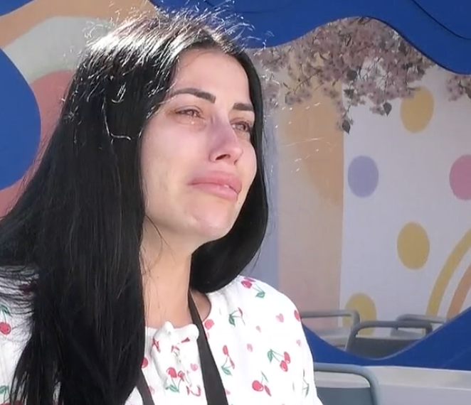 raquelitaquel's tweet image. a jessica a chorar com a musica do Tiago🥹🥹 #sstvi