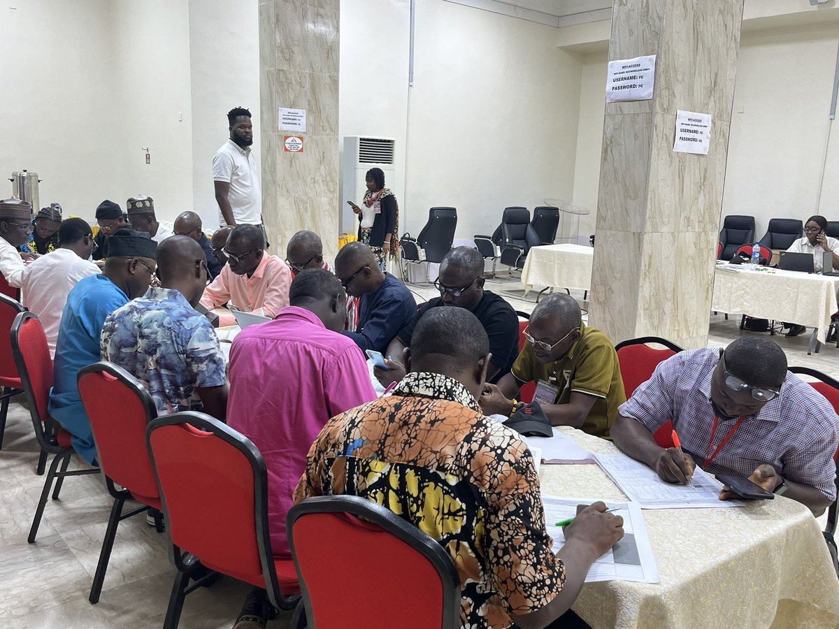 unitedforOxygen's tweet image. Equipped Biomedical Engineers with the skills to use the PSA Monitoring System, boosting efficiency of oxygen systems nationwide. #HealthInnovation