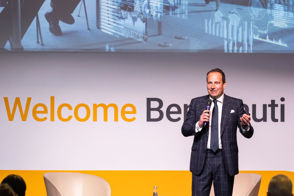 JaimeOzores's tweet image. 🎓🇮🇹 He sido Guest Speaker en la #welcomeweek de @RomeBusinessSch hablando del mercado laboral real: global, competitivo y transformado por la IA y las nuevas generaciones. ⭐️No es injusto, es distinto. Y entenderlo marca la diferencia.
#odgers #rbs #whereleadershipmatters