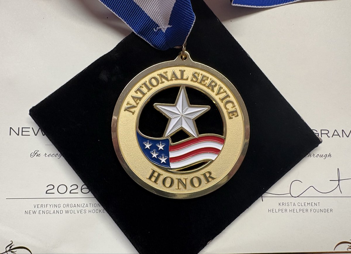 newenglandwolv1's tweet photo. The Wolves received yesterday a National Service Honor for their community service efforts.  
The National Service Honor was created to recognize and celebrate meaningful volunteer service in every community.
Thank you to all who offered us opportunities. #newolves @NCDCJrHockey https://t.co/7ZLtrWDSjX