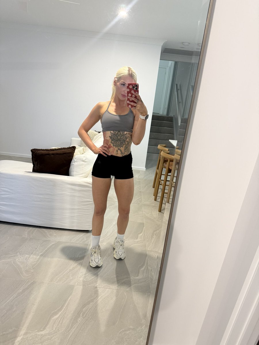 EllaX tweet media