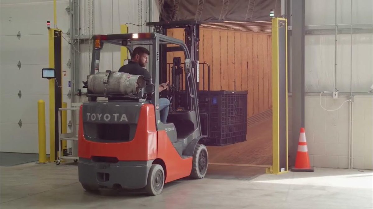 Webermarking's tweet photo. See how RFID enhances the Good Inwards process and makes for greater efficiency in your inbound Raw Material process https://t.co/QDriSPHkx2 #weberpackaginguk  #labellingsystems  #rfid https://t.co/fSxlMmTfvZ
