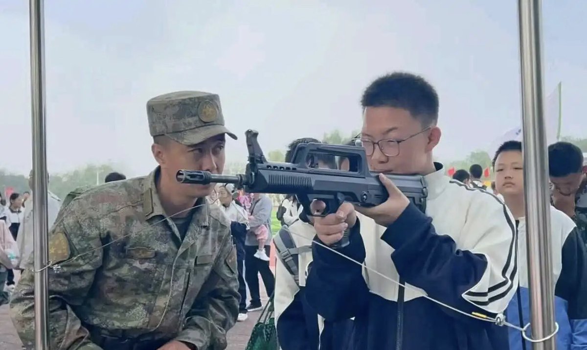 利维坦冲浪里 tweet media