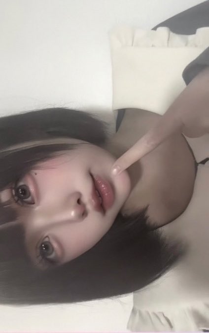 よろず tweet media