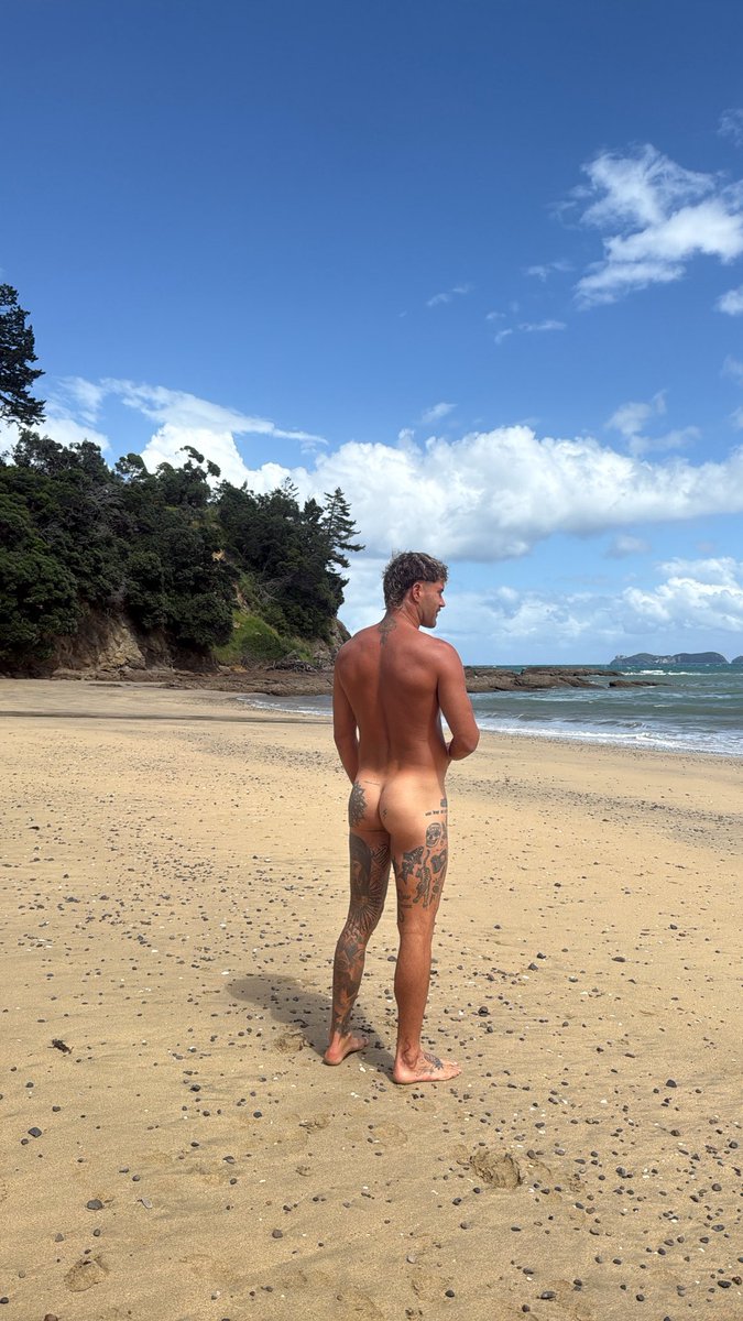 kyle_uncensored's tweet photo. who wants to come for a dip 🌊 https://t.co/TUHi1m5ZVJ