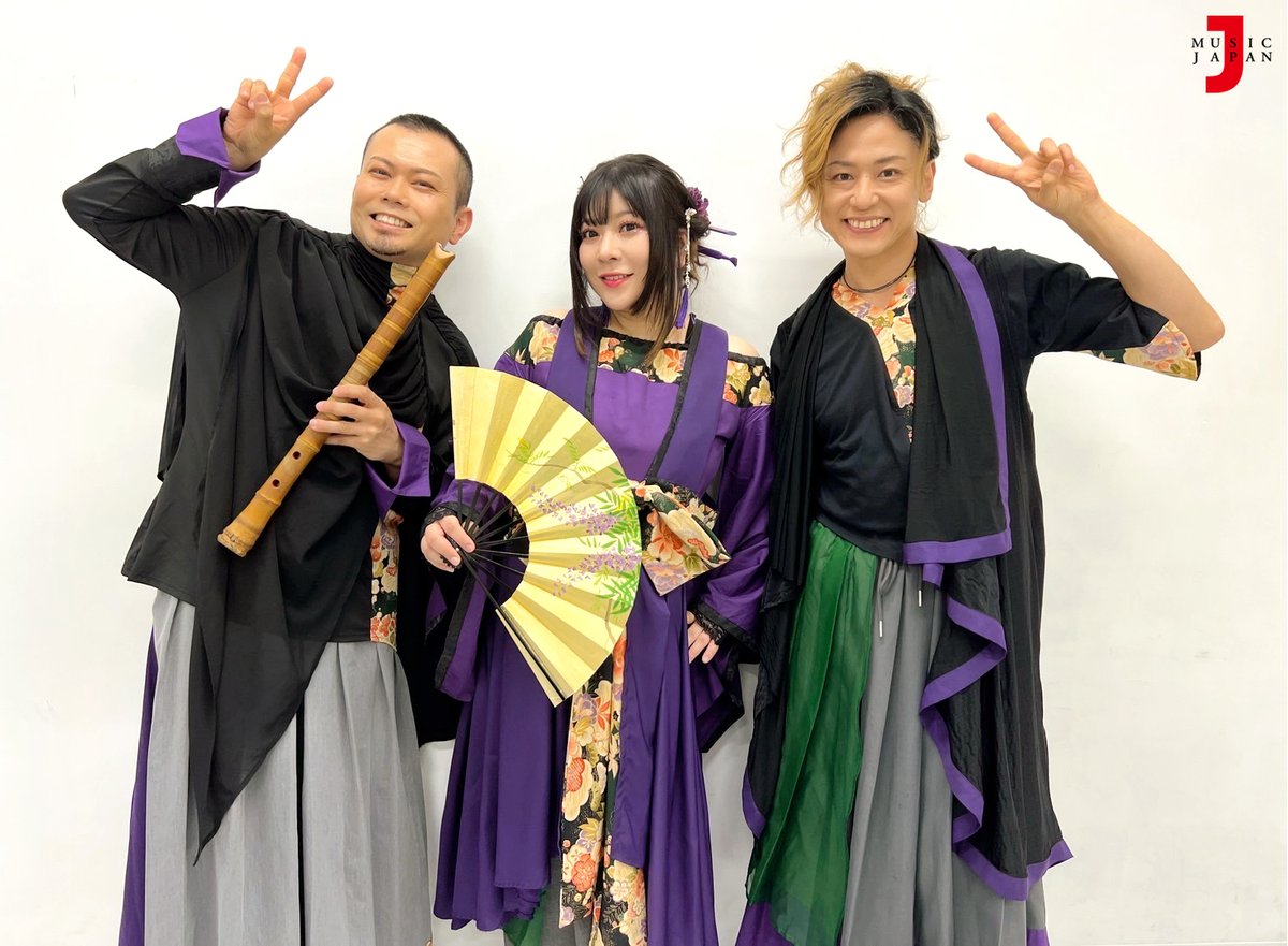MusicJapanTV's tweet photo. 📸ゲスト写真第1弾！
ミュージック・ジャパンTVに #華風月 が登場！
https://t.co/kVXEg2yefG

【華風月 スペシャル】
2nd EP『#時空ノ扉』をリリース、華風月が初登場！
配信シングル「空っぽロボット」「江戸時空列車」を含む収録楽曲についてはもちろん、
EPタイトルにちなんだトークコーナー【華風月ノ扉】では、最近開いた●●ノ扉をそれぞれ発表！

📅05/25(月) 24:00※リピート放送有
https://t.co/Npa1DxU8gk

@Hanafugetsu @yuchinsound @daisukekaminaga @bsmpl
#鈴華ゆう子 #神永大輔 #いぶくろ聖志 #MJTV_華風月_SP